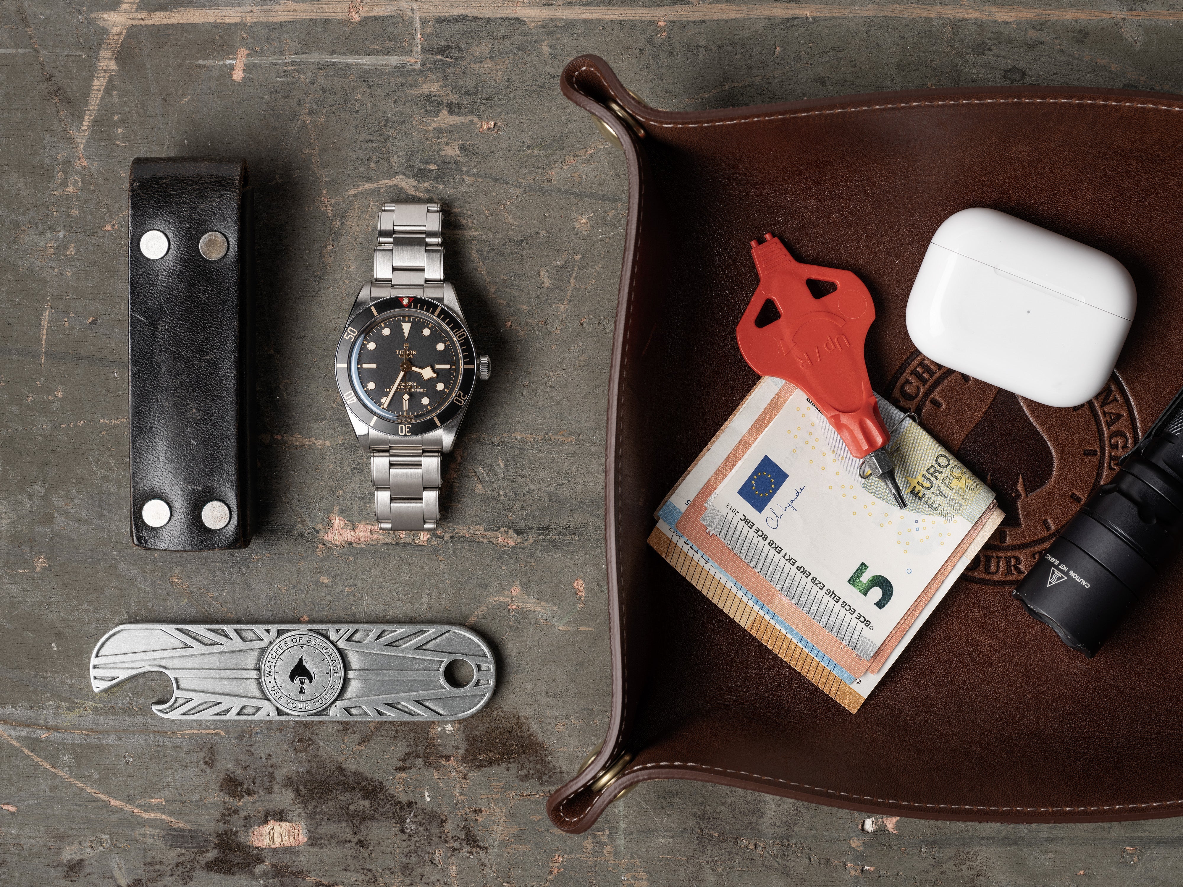 CIA Case Officer’s Everyday Carry - EDC