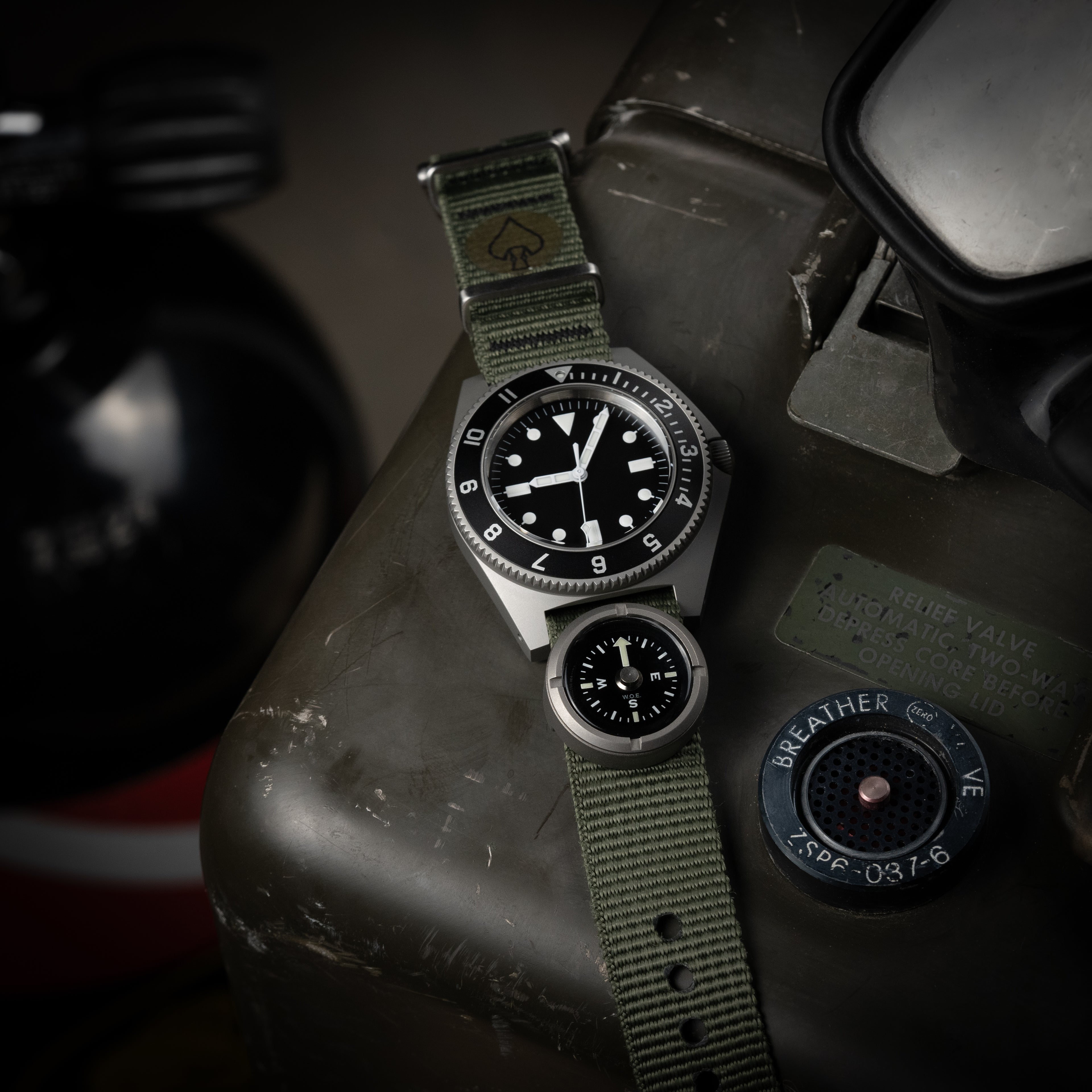 W.O.E. Submersible Wrist Compass 2.0